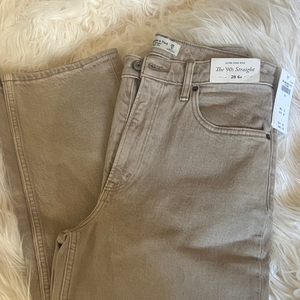 Abercrombie &Fitch Beige 90s Straight Jeans
